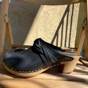 Nina Z Clogs Size 6